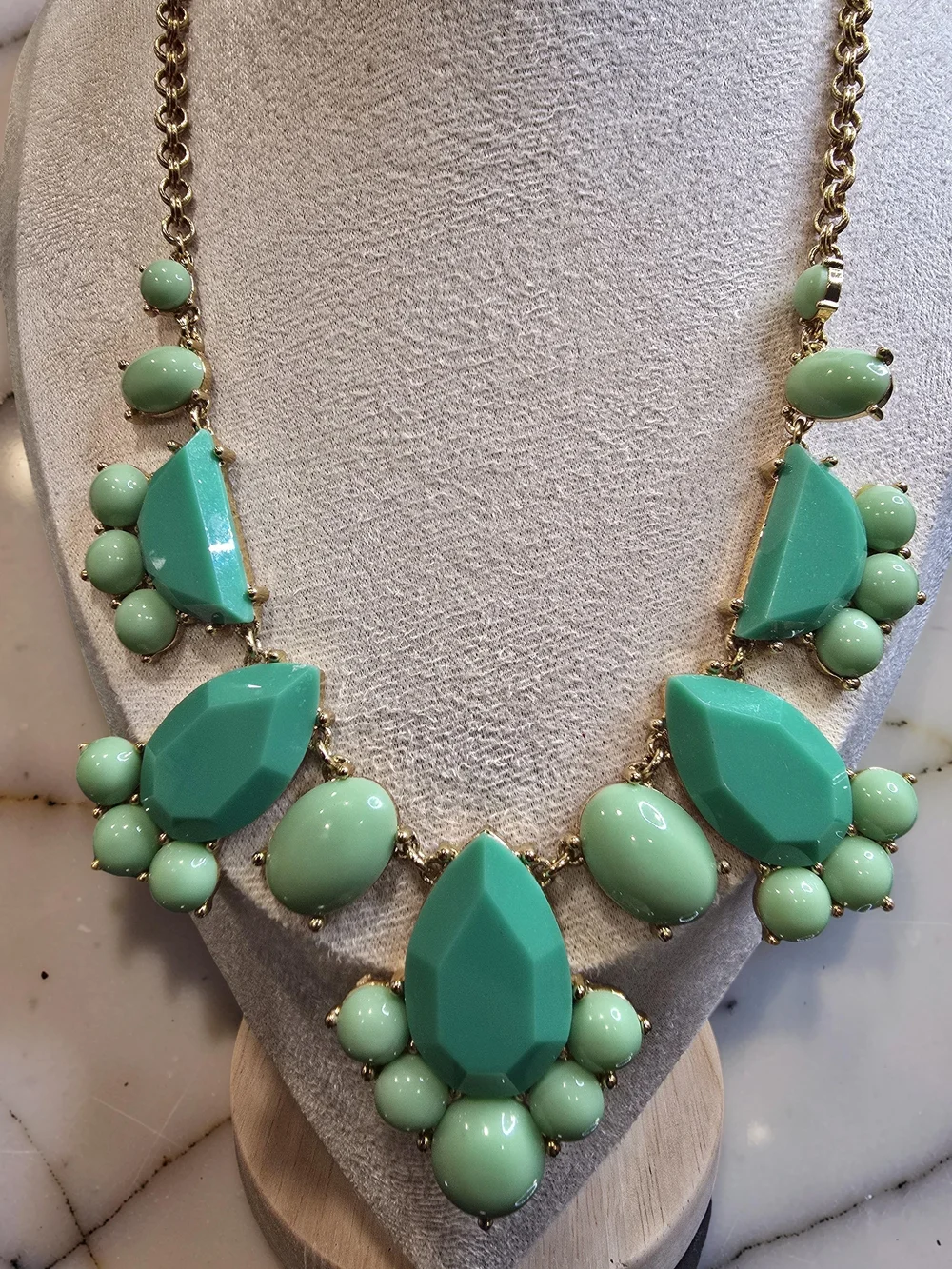 Kate Spade Vibrant Green Day Tripper Bib Necklace Gold-Tone